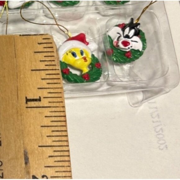Looney Tunes Christmas Mini Ornaments Set Of 16 Tweety Taz Bugs Sylvester 1/2" - Picture 11 of 11
